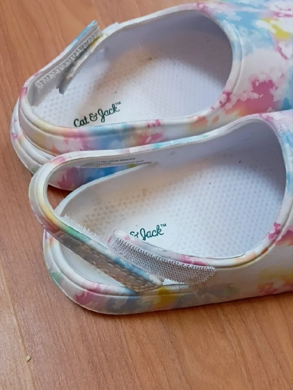 Cat & Jack Tie-Dye Water-Friendly Kids Clogs - White Multi